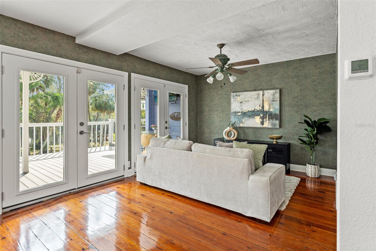 906 W HENRY AVE — photo 7