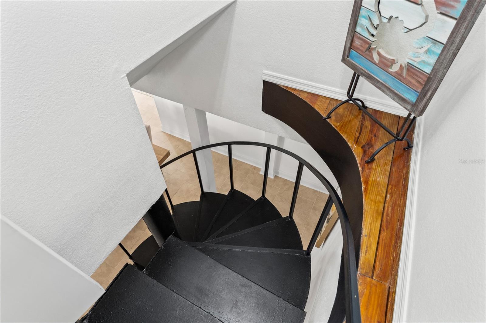 906 W HENRY AVE — photo 31