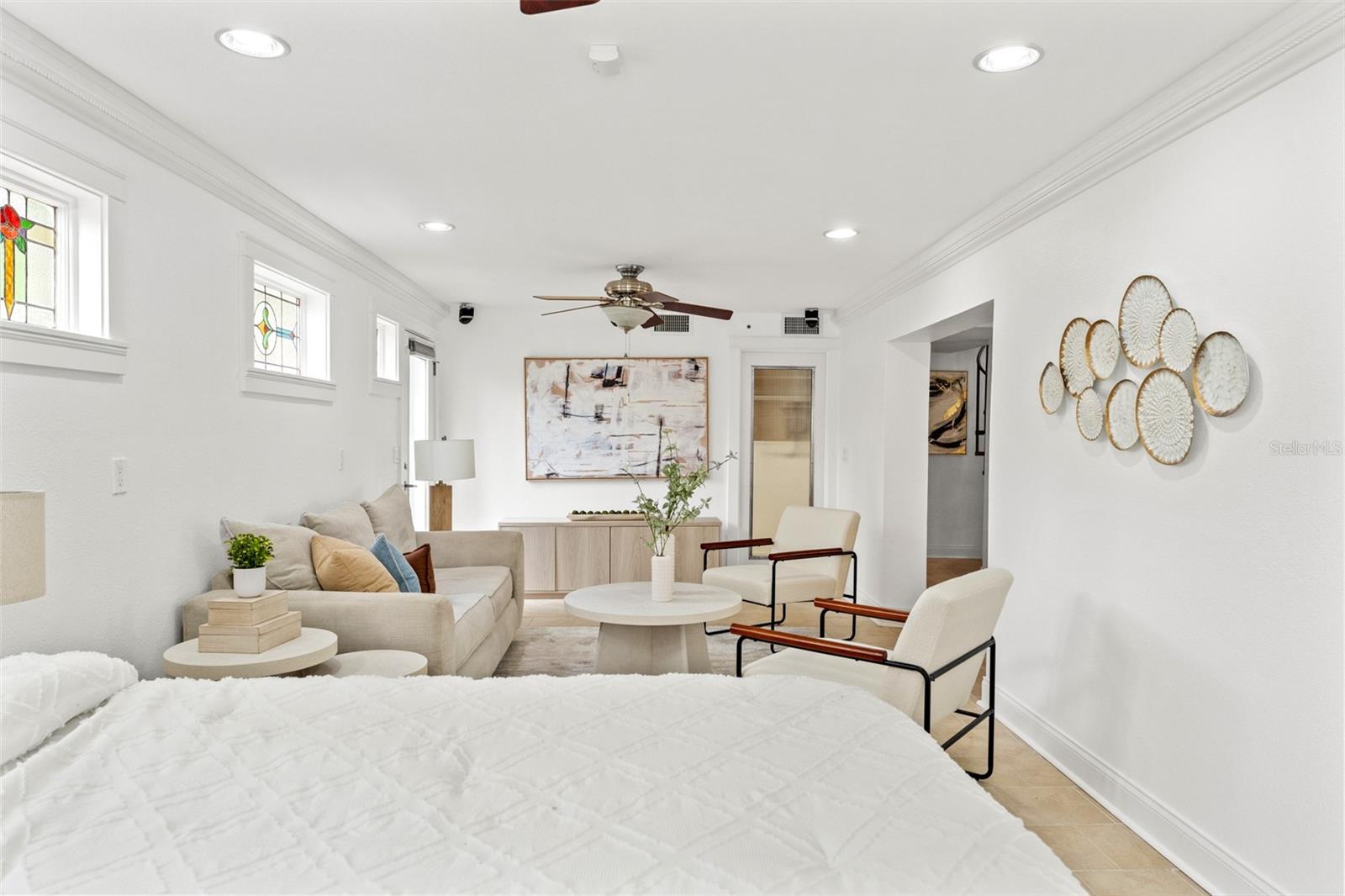 906 W HENRY AVE — photo 38
