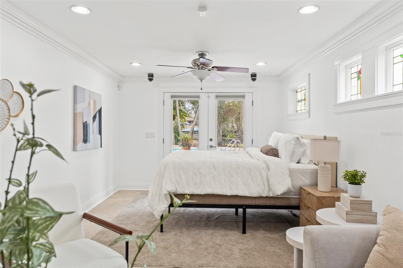 906 W HENRY AVE — photo 37