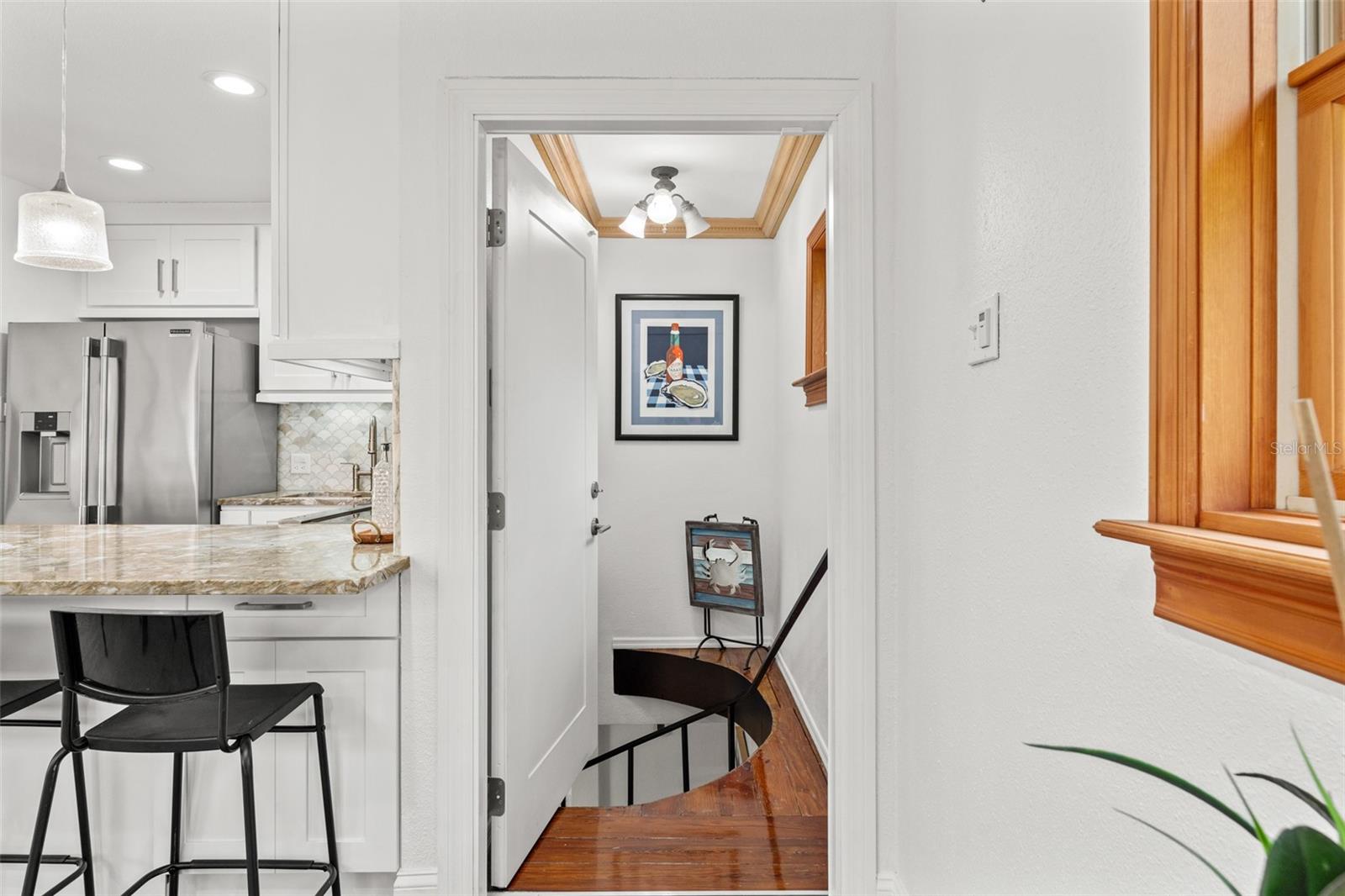 906 W HENRY AVE — photo 15