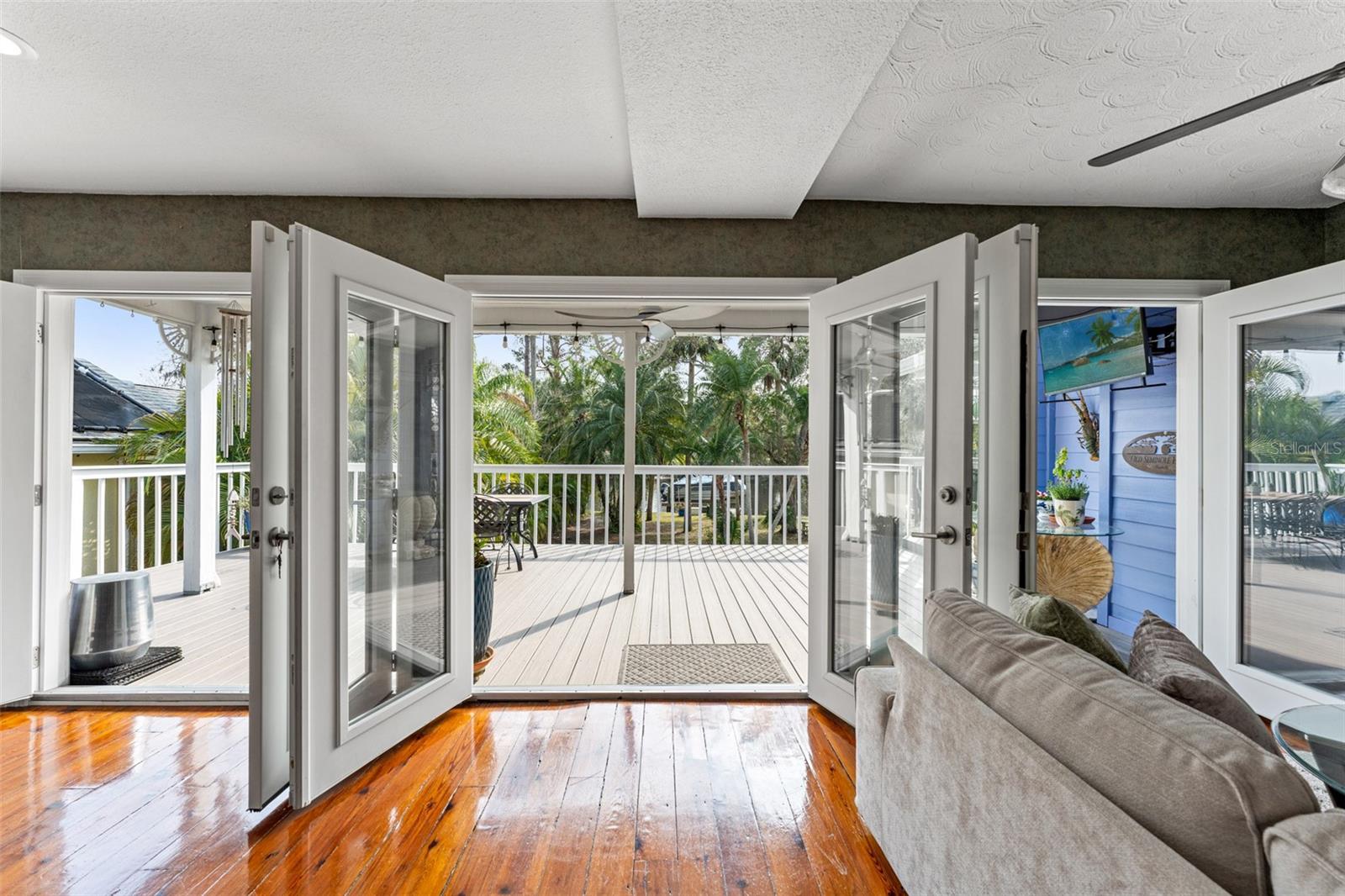 906 W HENRY AVE — photo 9