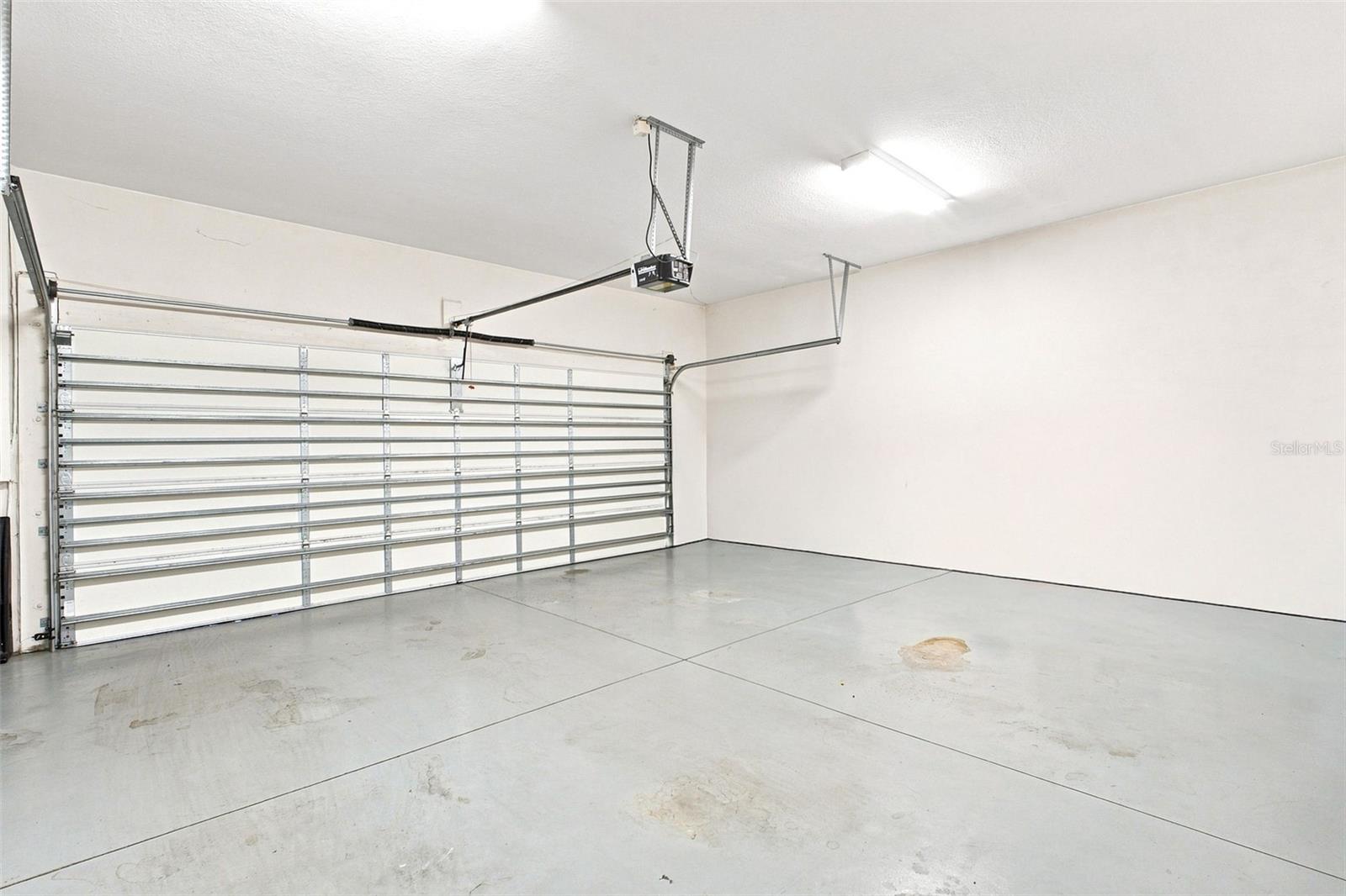 2557 W PLATT ST — photo 29