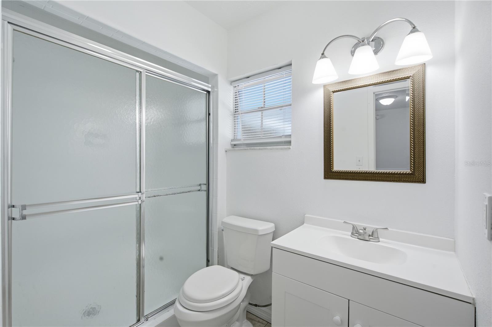 604 ROYAL CREST DR — photo 30