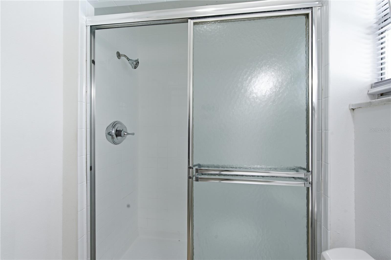 604 ROYAL CREST DR — photo 31