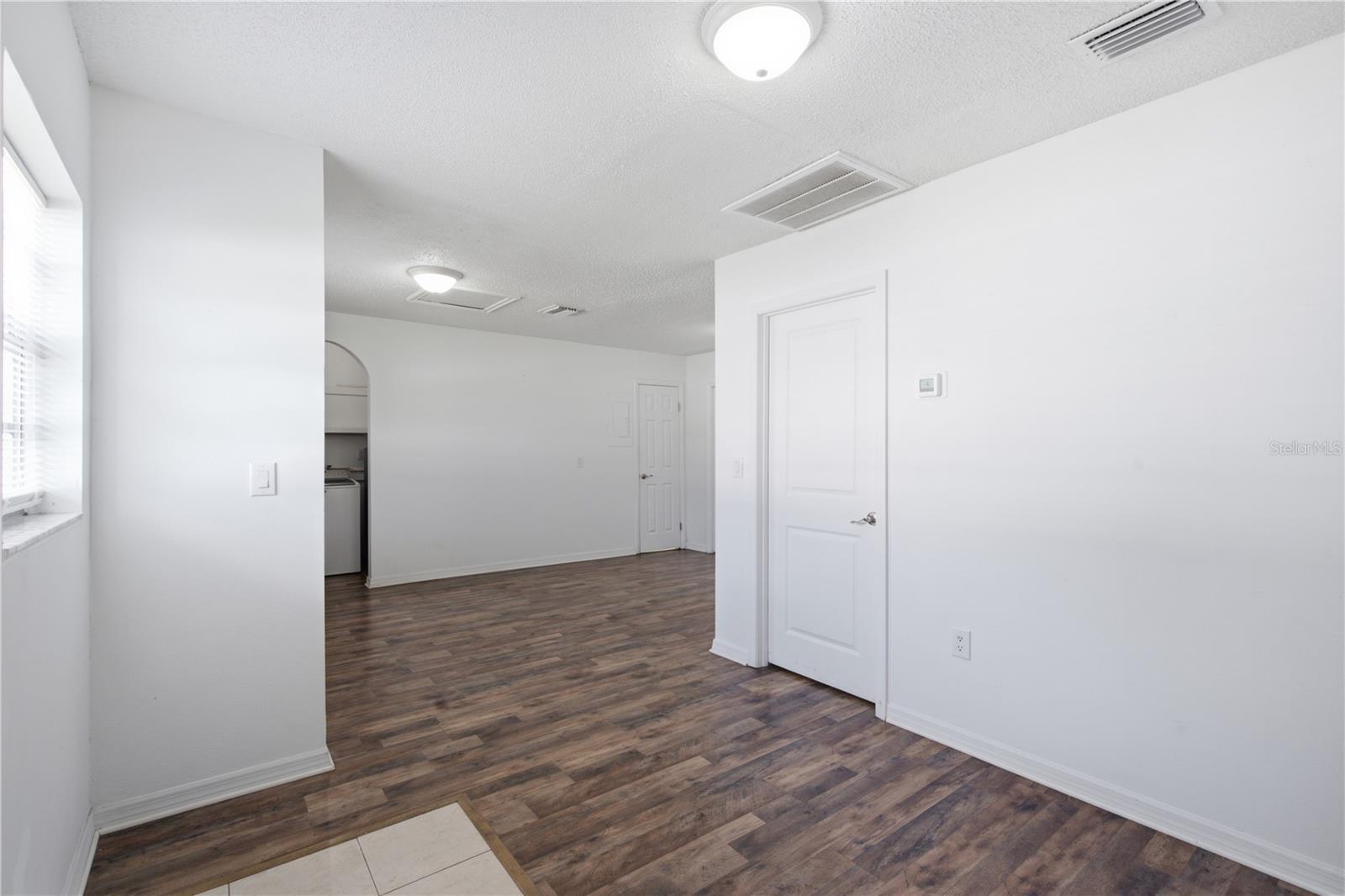 604 ROYAL CREST DR — photo 24