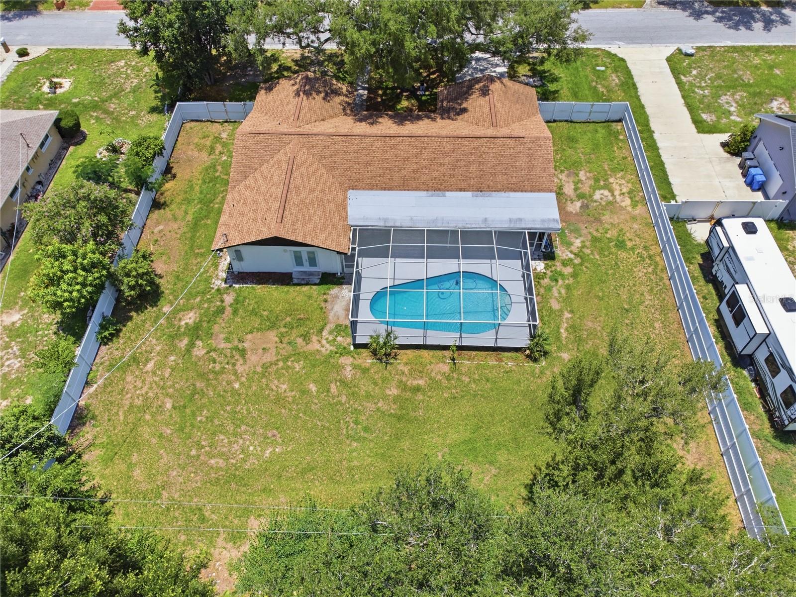 604 ROYAL CREST DR — photo 53