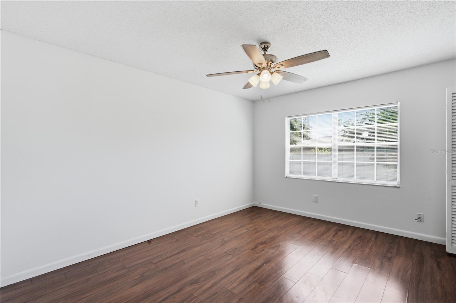 604 ROYAL CREST DR — photo 38