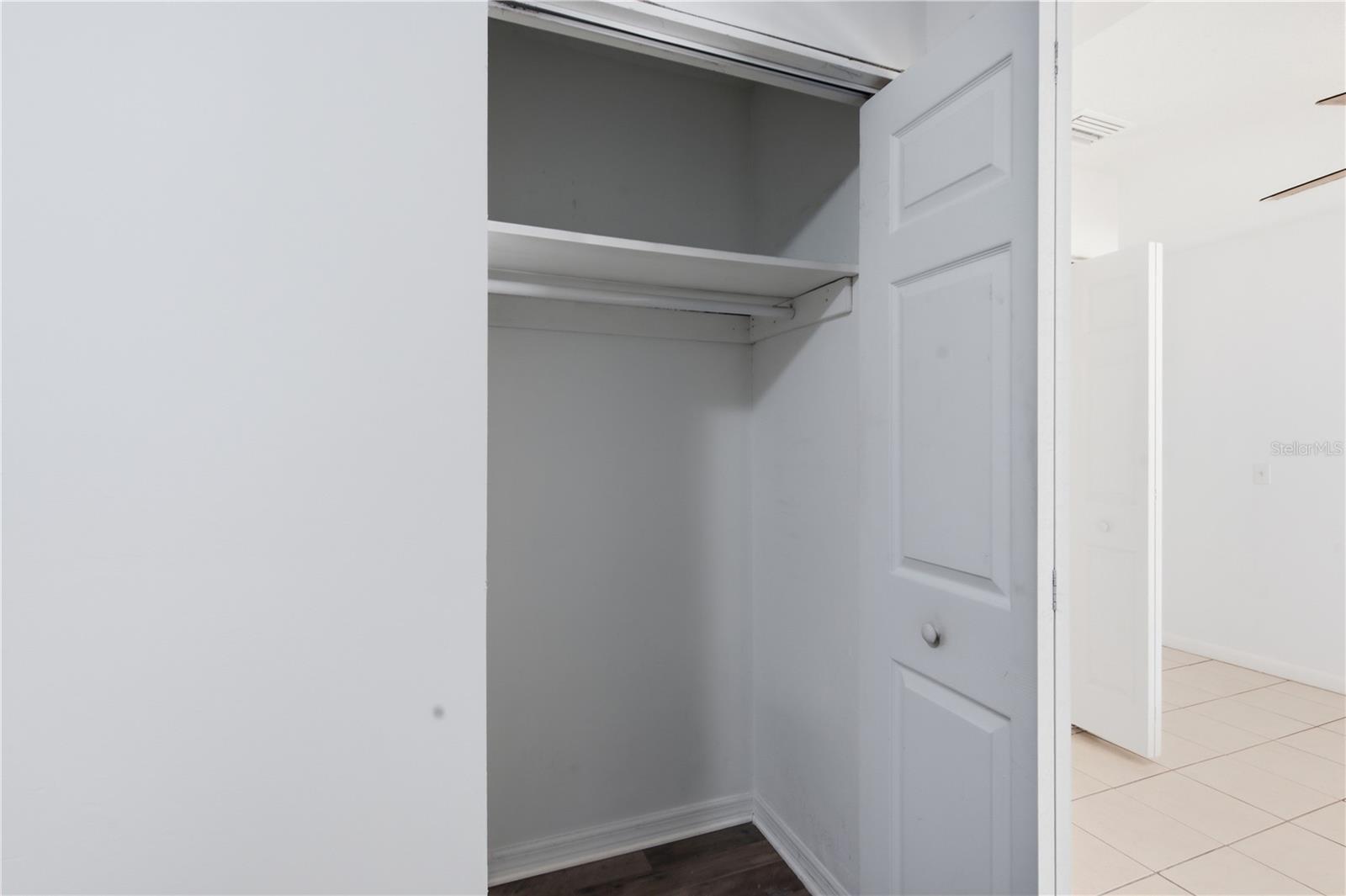 604 ROYAL CREST DR — photo 17