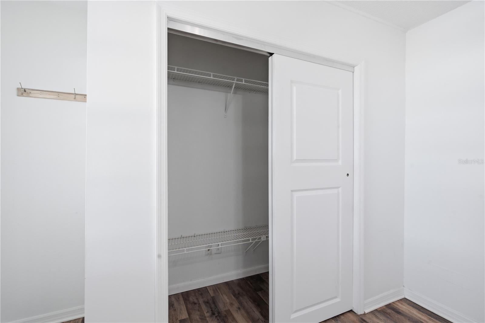 604 ROYAL CREST DR — photo 19