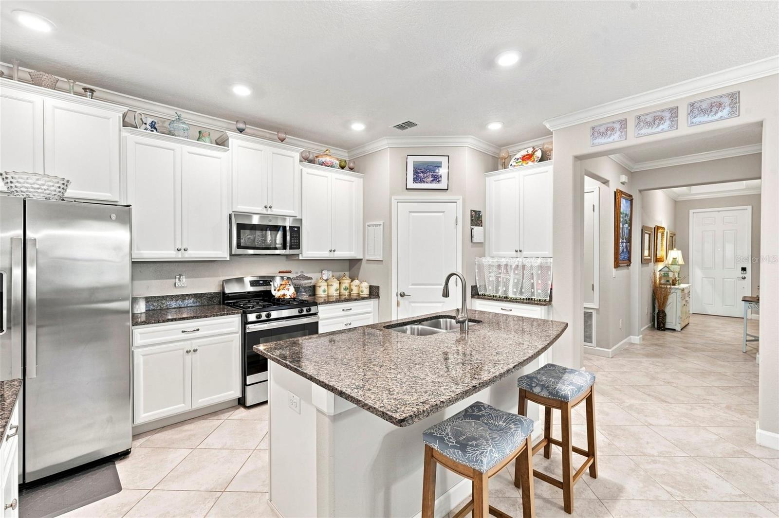 9189 SHADYSIDE LN — photo 27