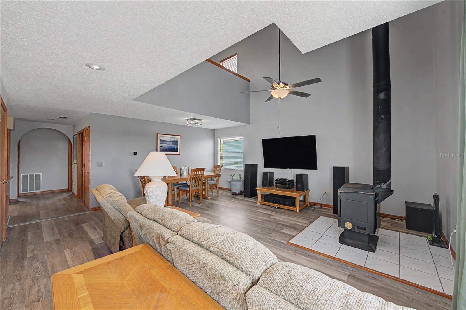 13337 SUSAN DR — photo 11