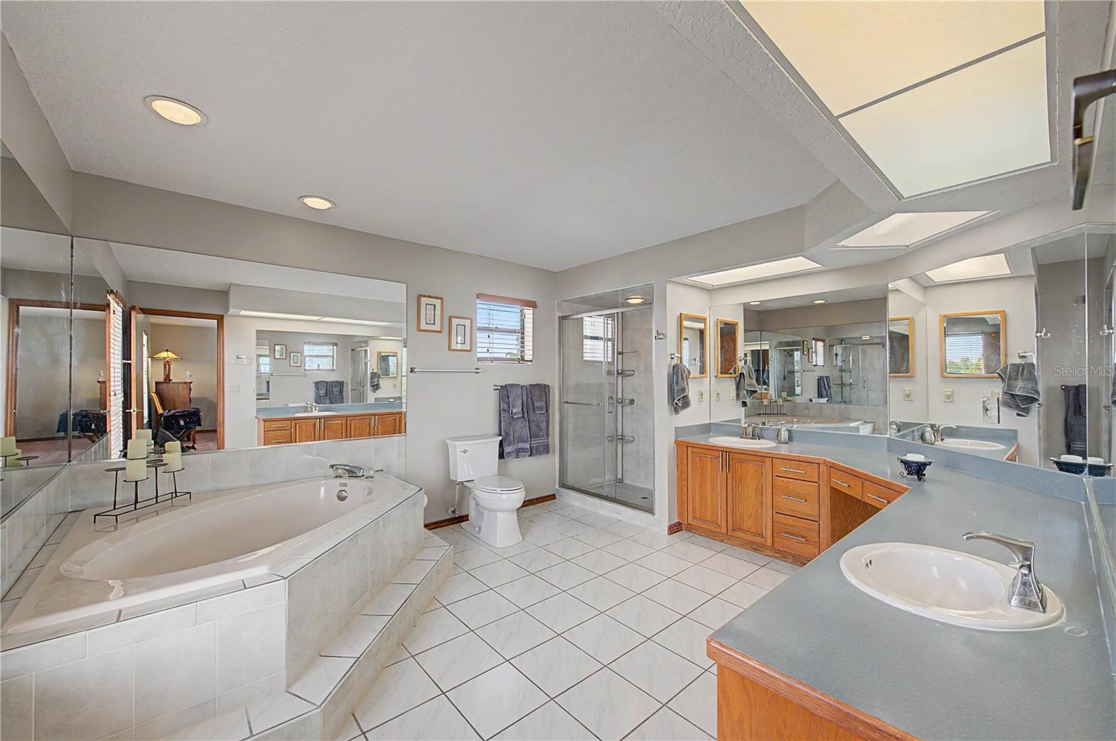 13337 SUSAN DR — photo 38
