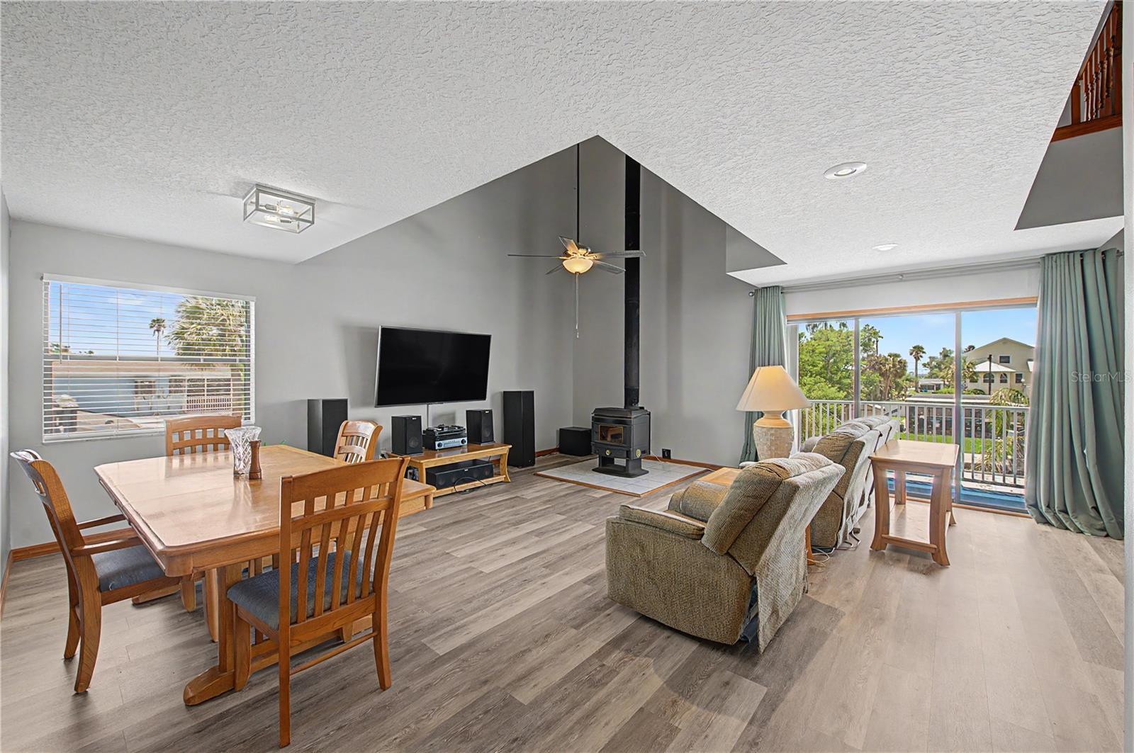 13337 SUSAN DR — photo 13
