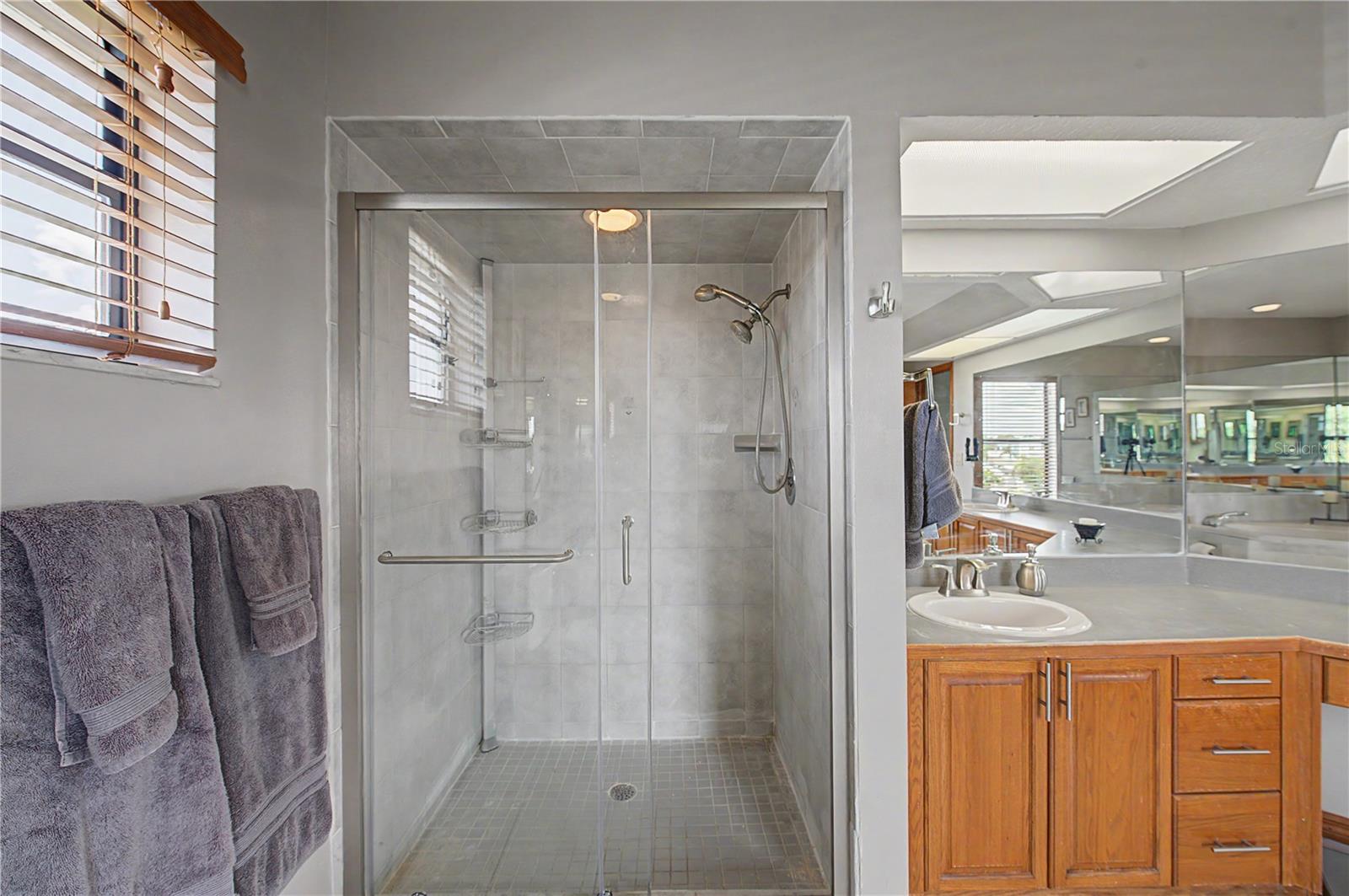 13337 SUSAN DR — photo 39