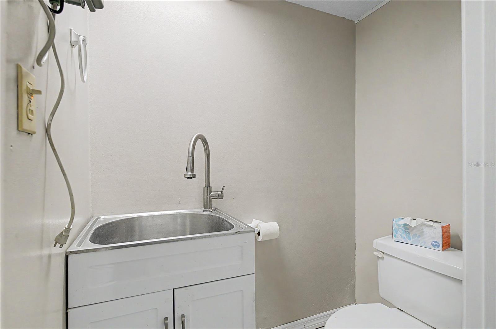 13337 SUSAN DR — photo 47