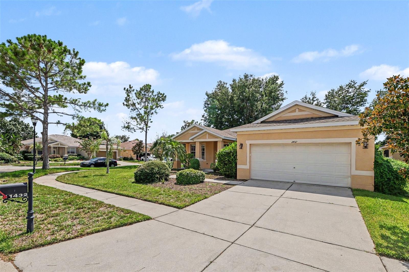 11432 LAUREL BROOK CT — photo 2