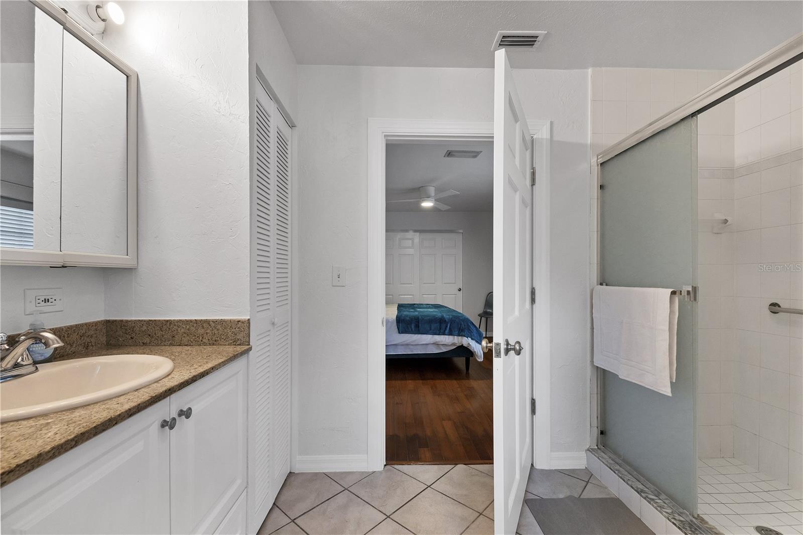 2469 WALDEMERE ST — photo 18