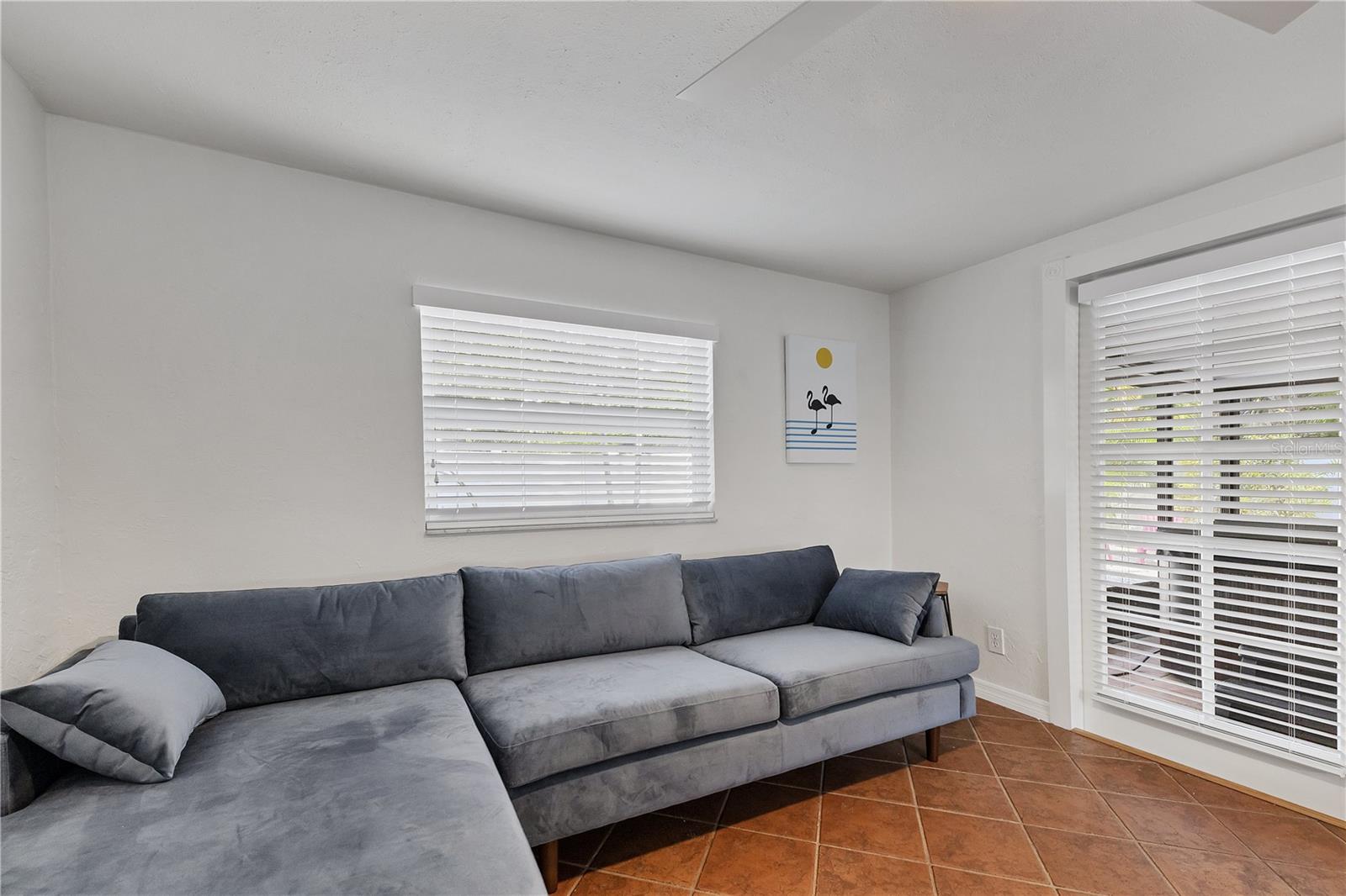 2469 WALDEMERE ST — photo 10