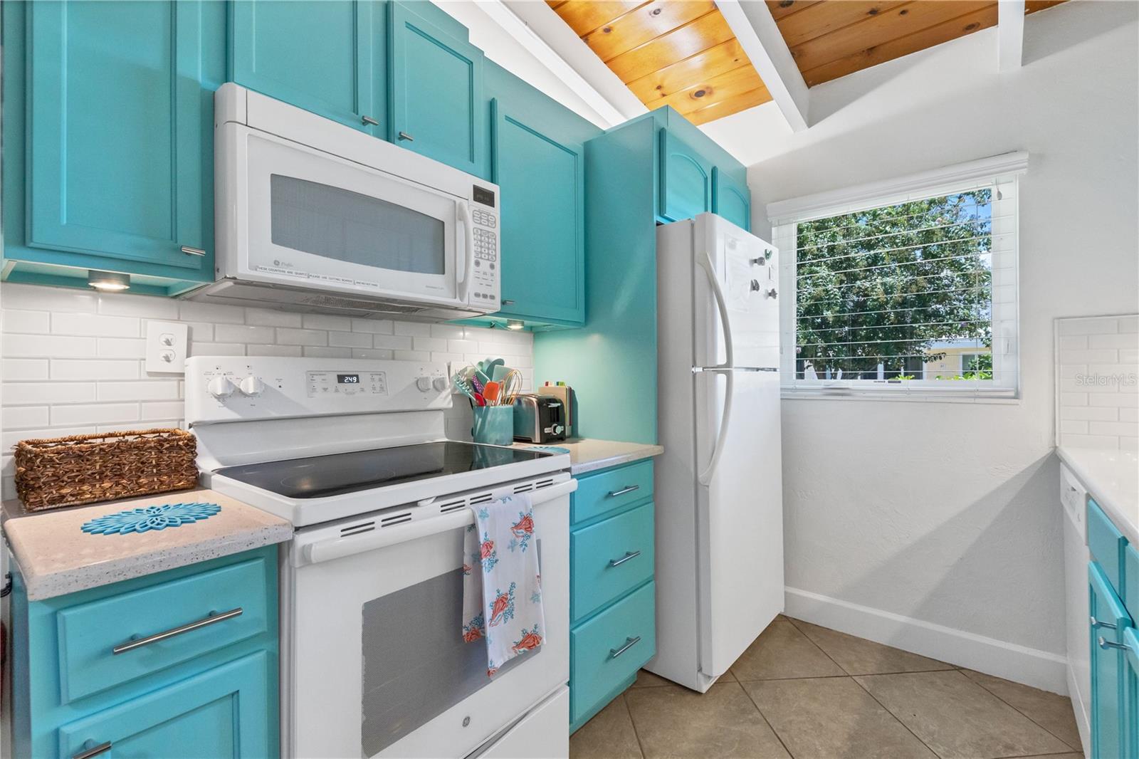 6006 MIDNIGHT PASS RD #16 — photo 15