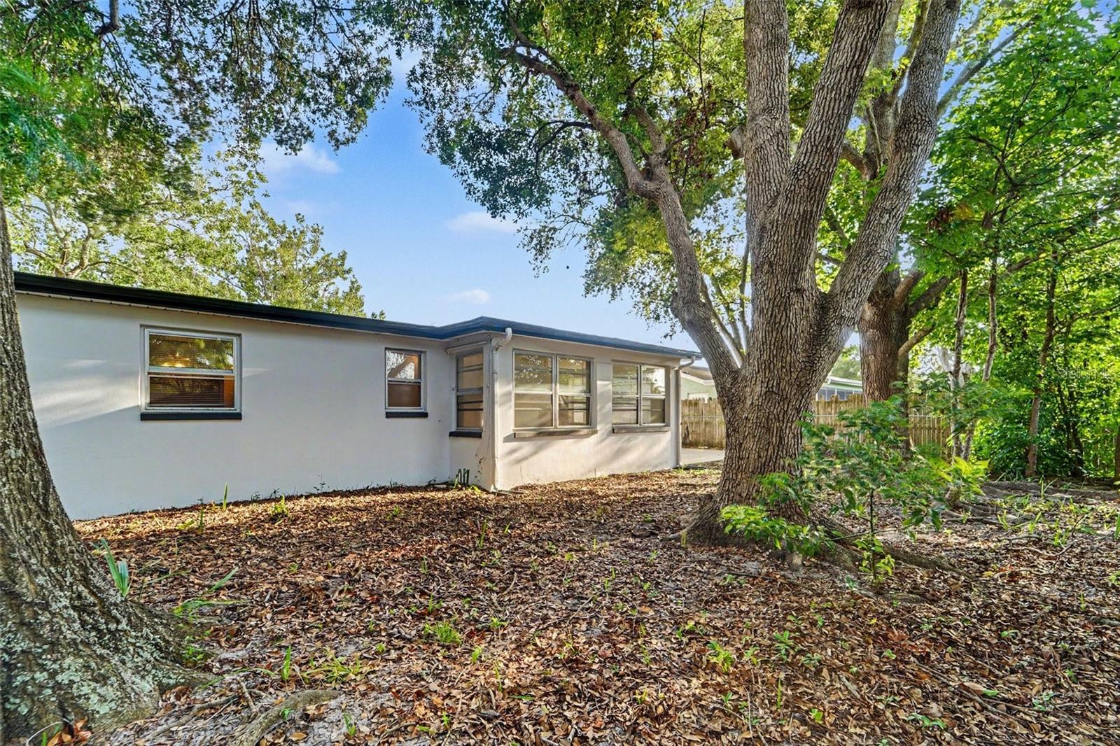 7207 SANDALWOOD DR — photo 18