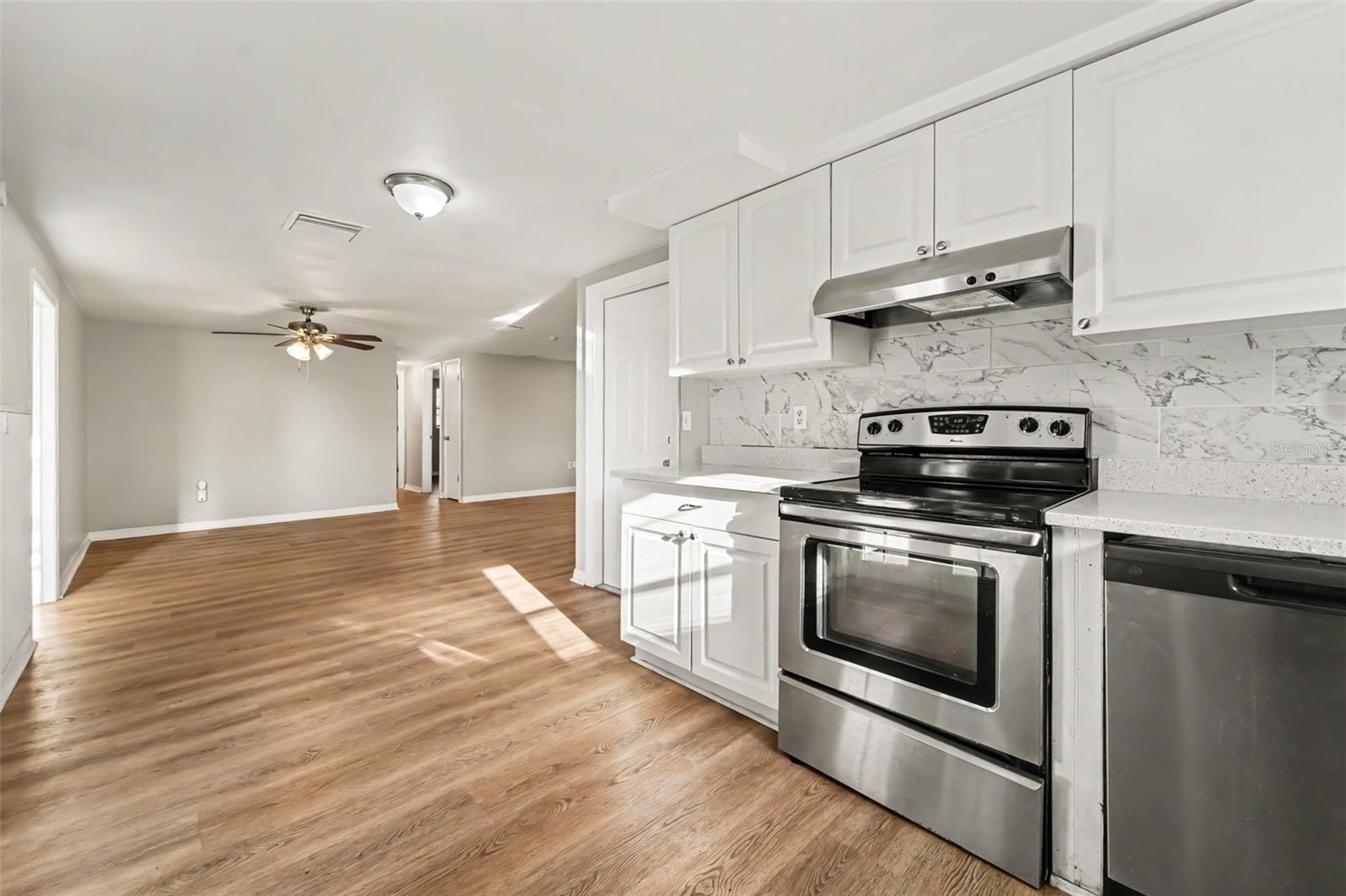 7207 SANDALWOOD DR — photo 6