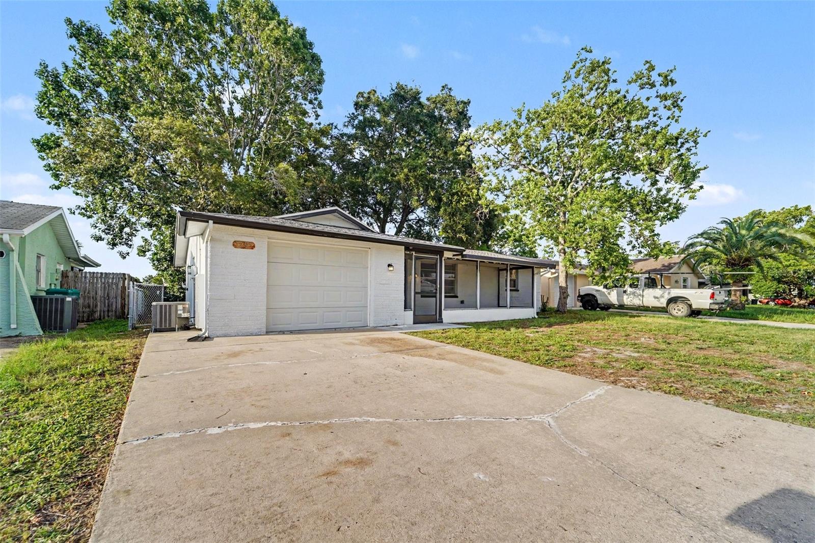 7207 SANDALWOOD DR — photo 2