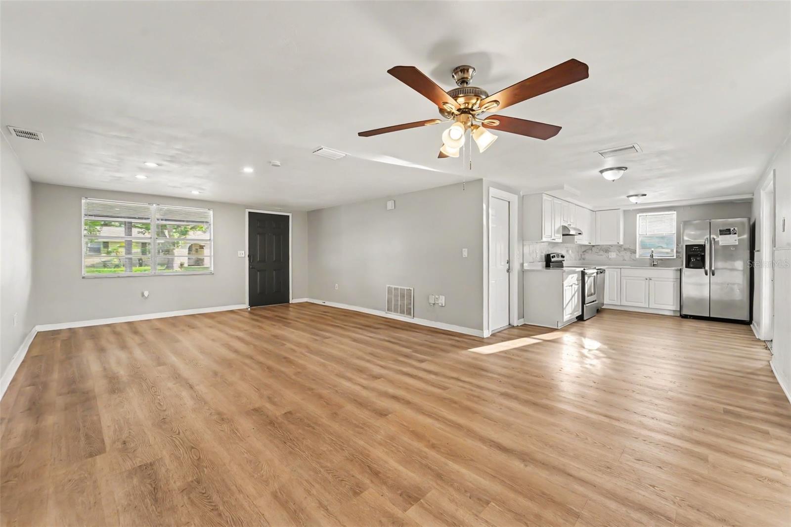 7207 SANDALWOOD DR — photo 4
