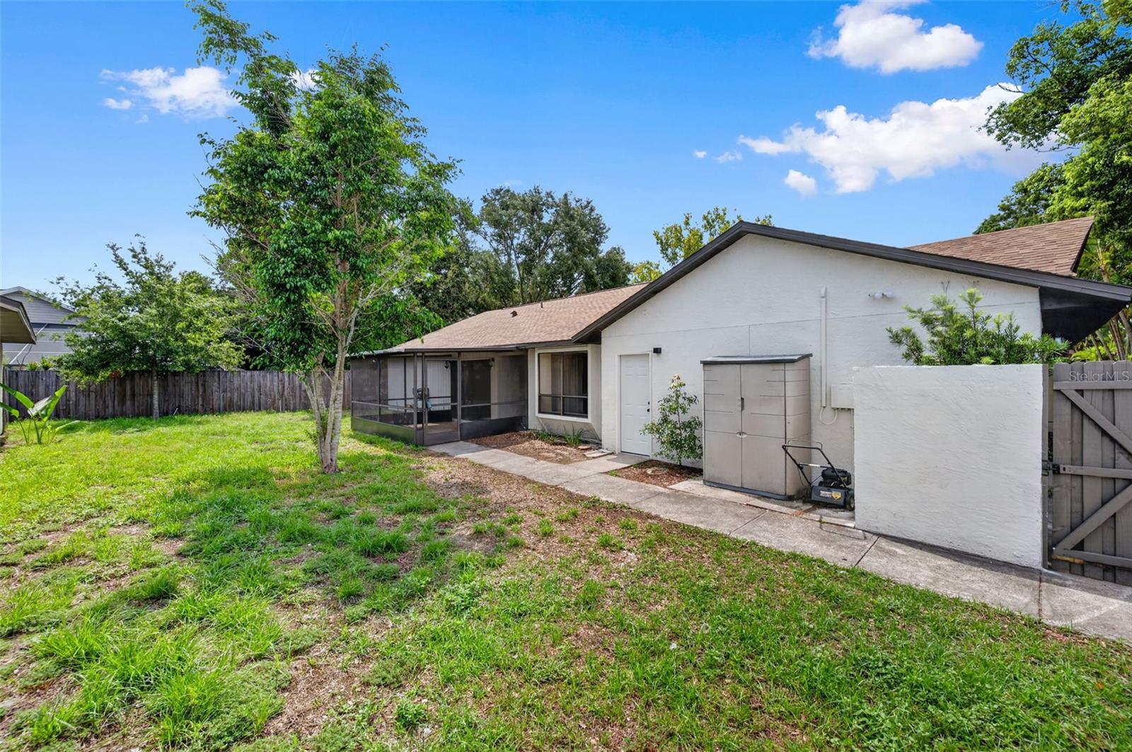 647 BONNIE BLVD — photo 41