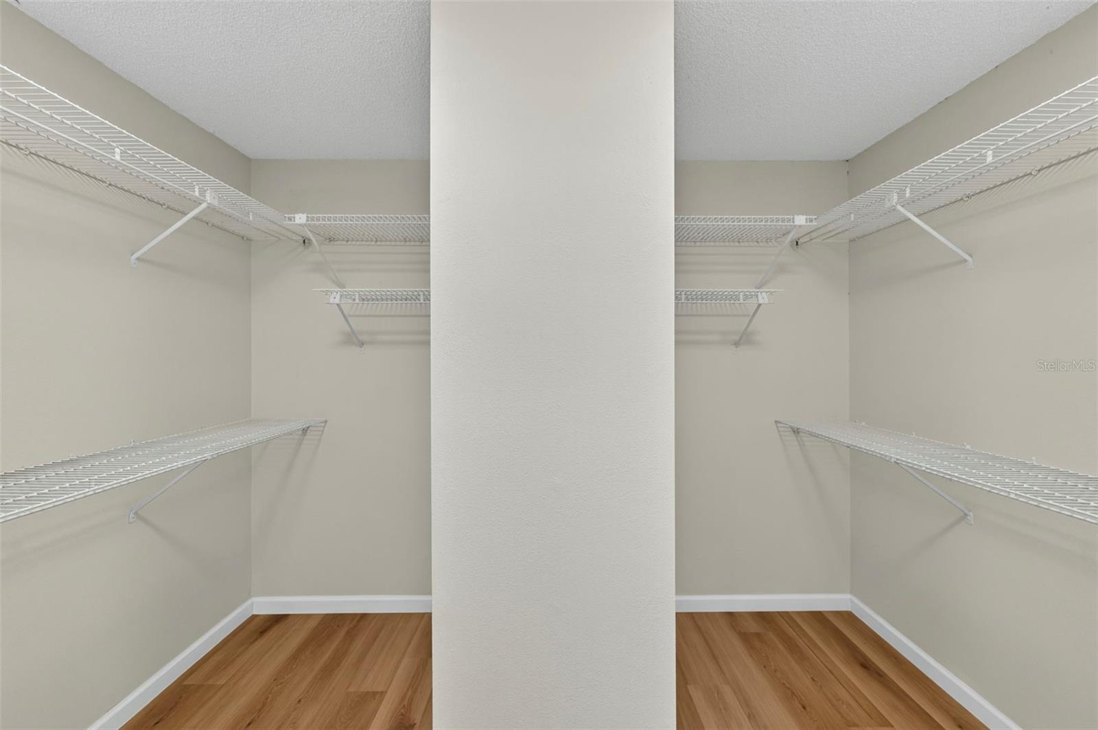 647 BONNIE BLVD — photo 24