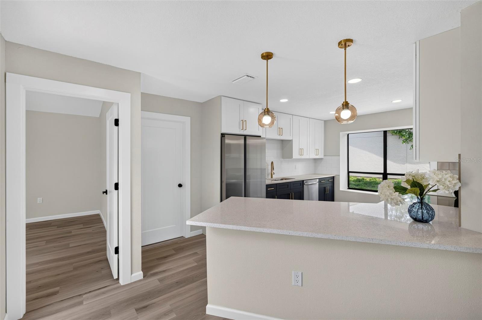 647 BONNIE BLVD — photo 13