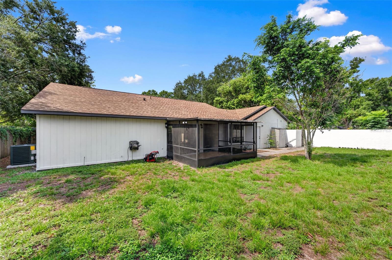 647 BONNIE BLVD — photo 42