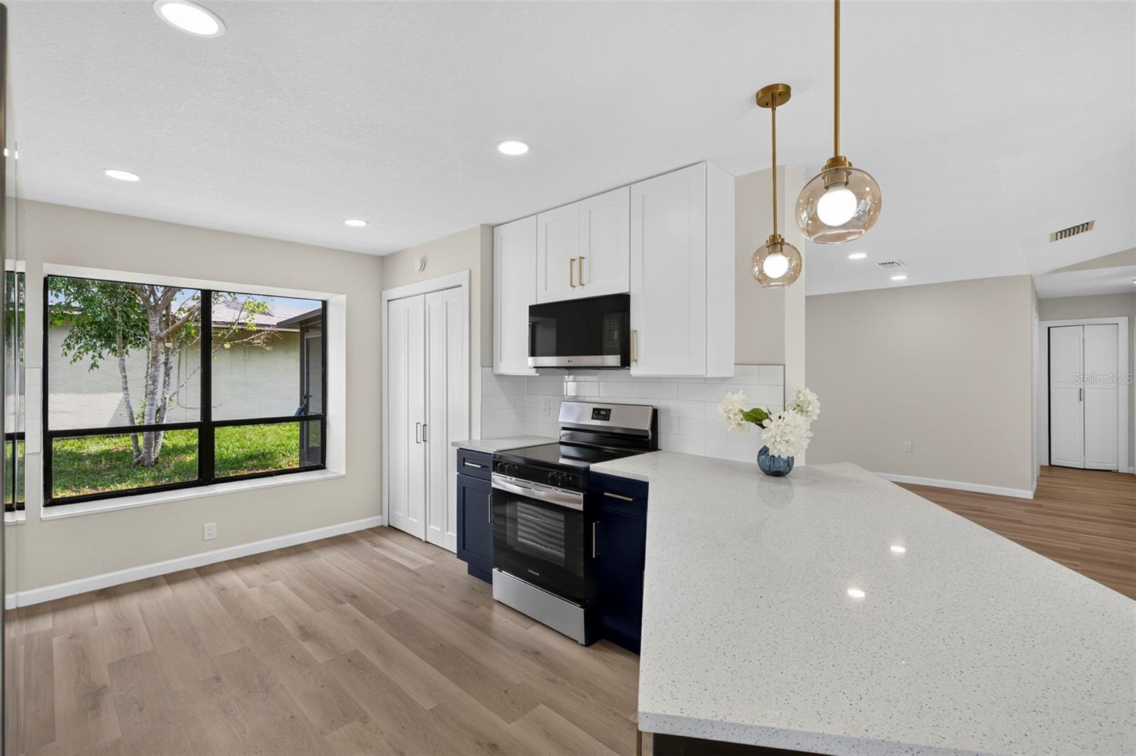 647 BONNIE BLVD — photo 15