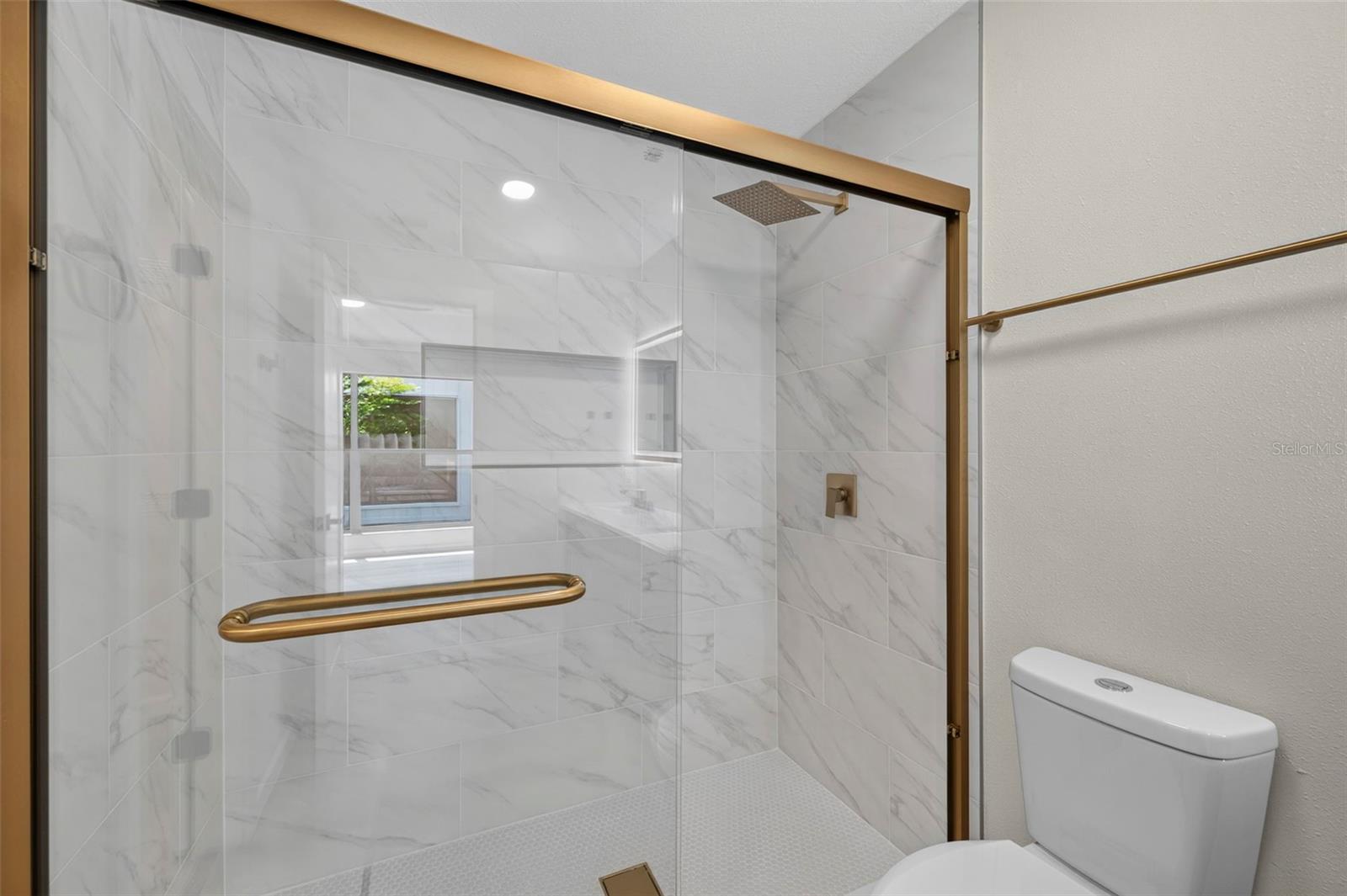 647 BONNIE BLVD — photo 23