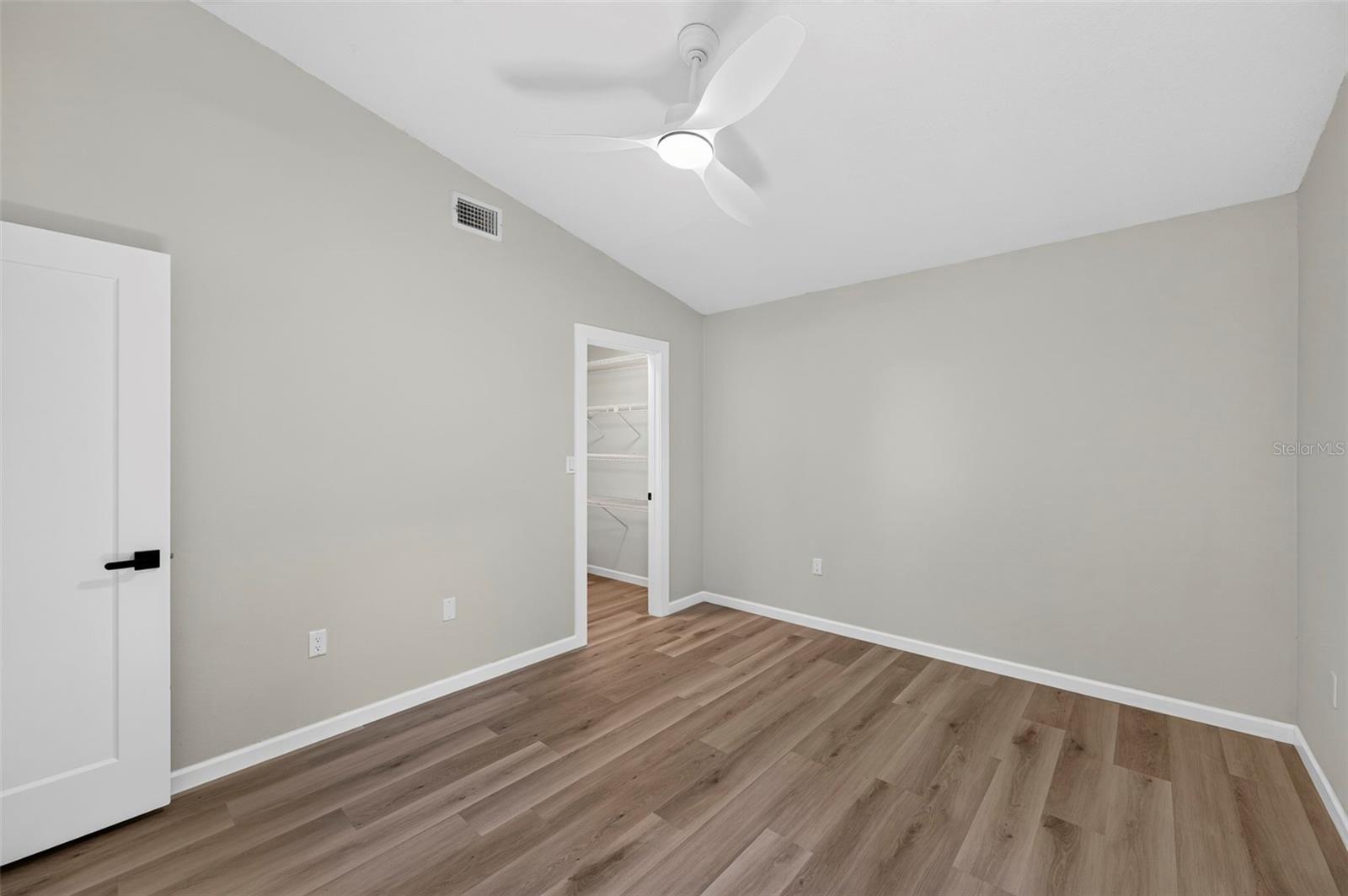 647 BONNIE BLVD — photo 27
