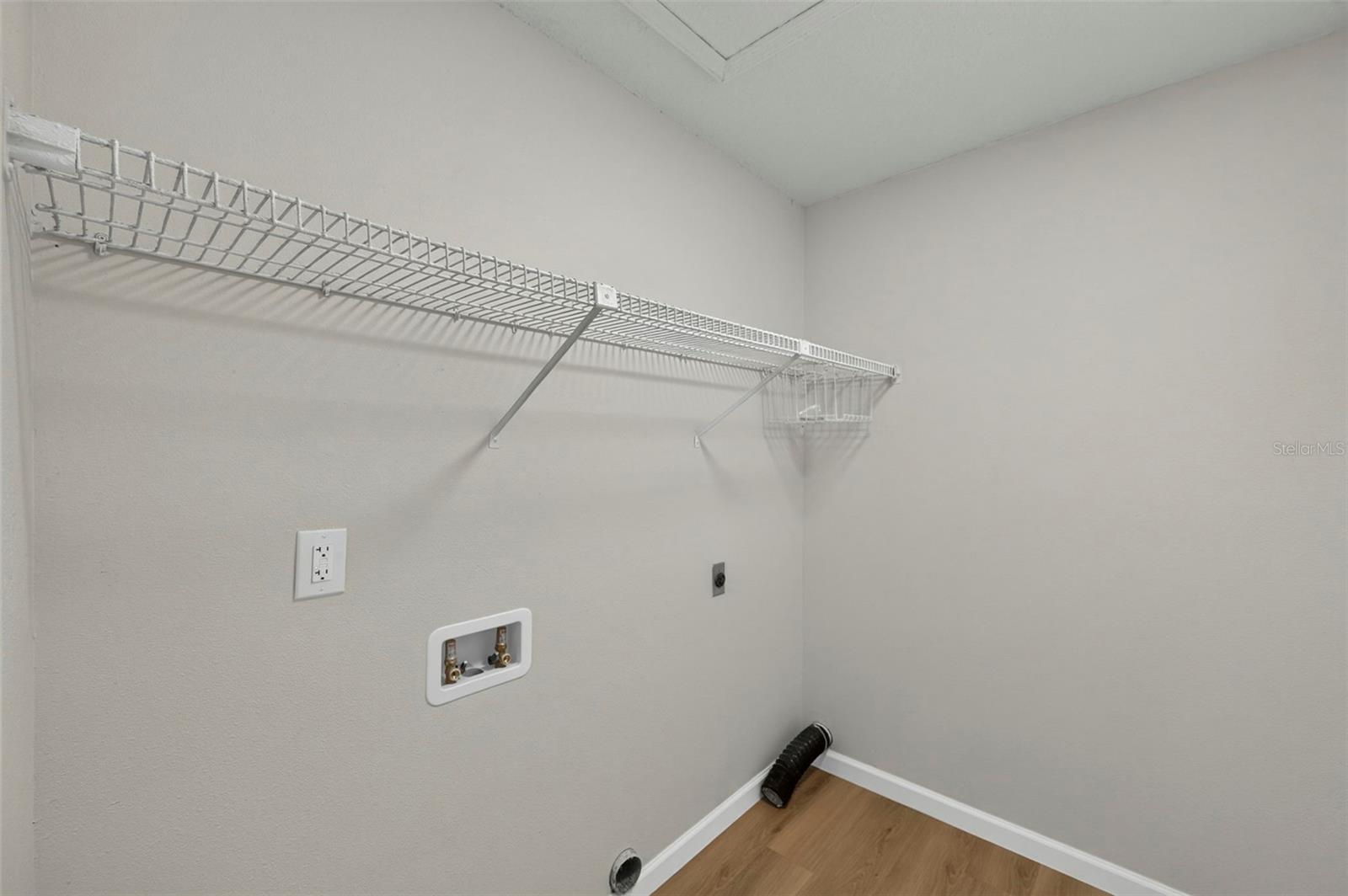 647 BONNIE BLVD — photo 36
