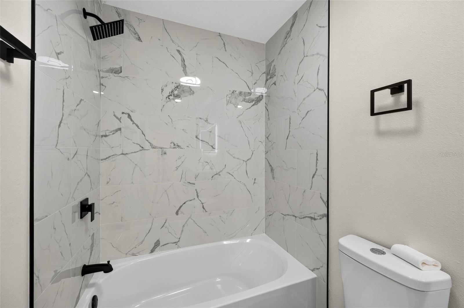 647 BONNIE BLVD — photo 35