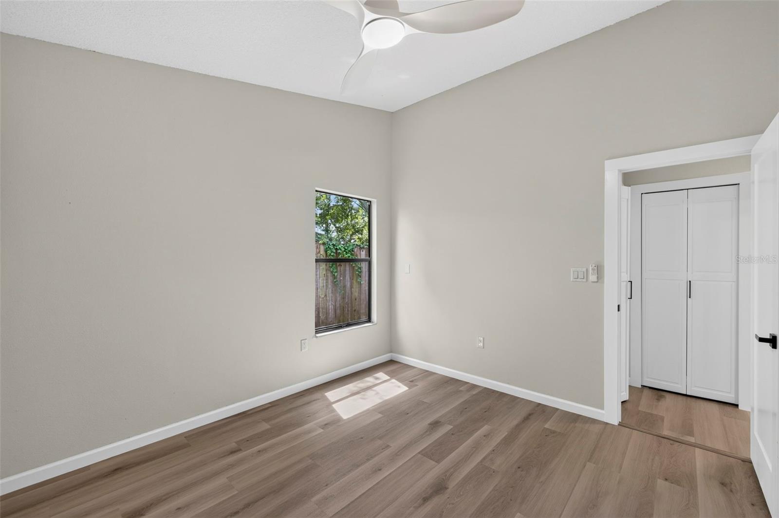 647 BONNIE BLVD — photo 29