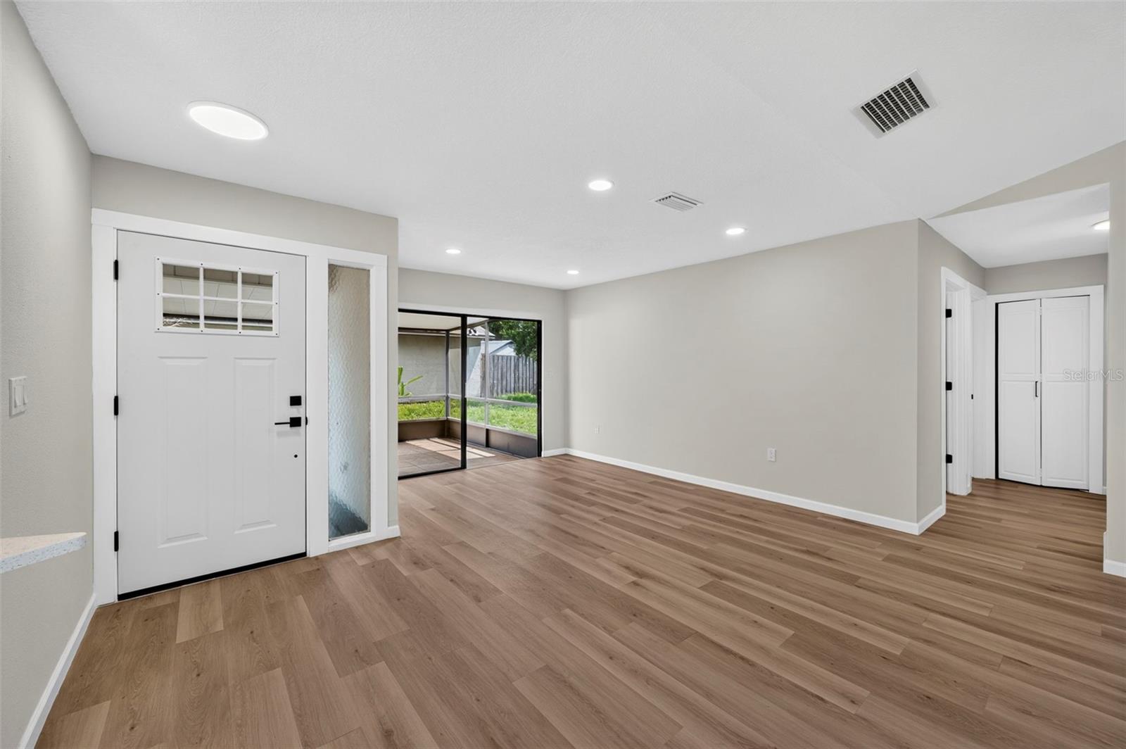 647 BONNIE BLVD — photo 7