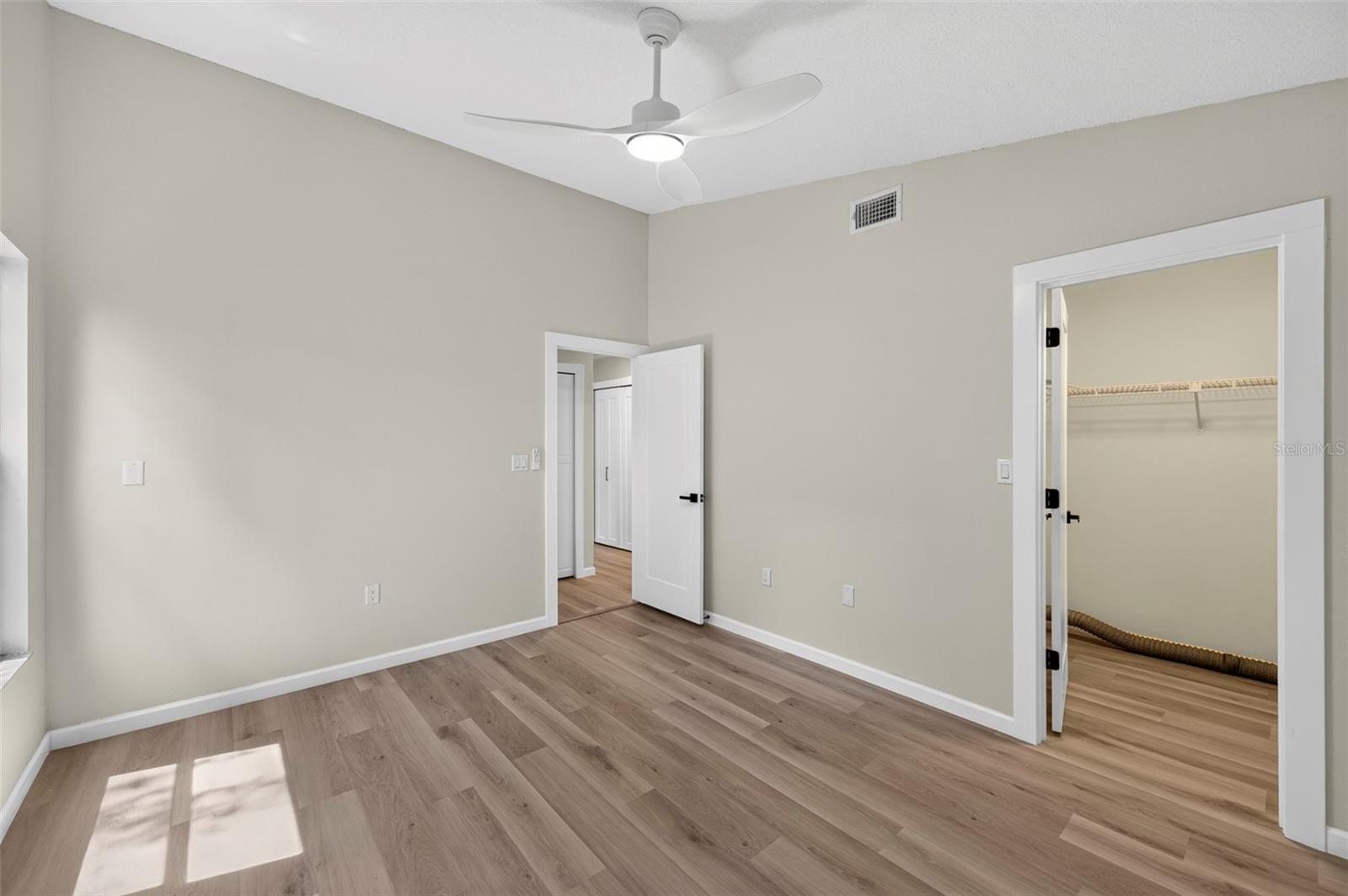 647 BONNIE BLVD — photo 28