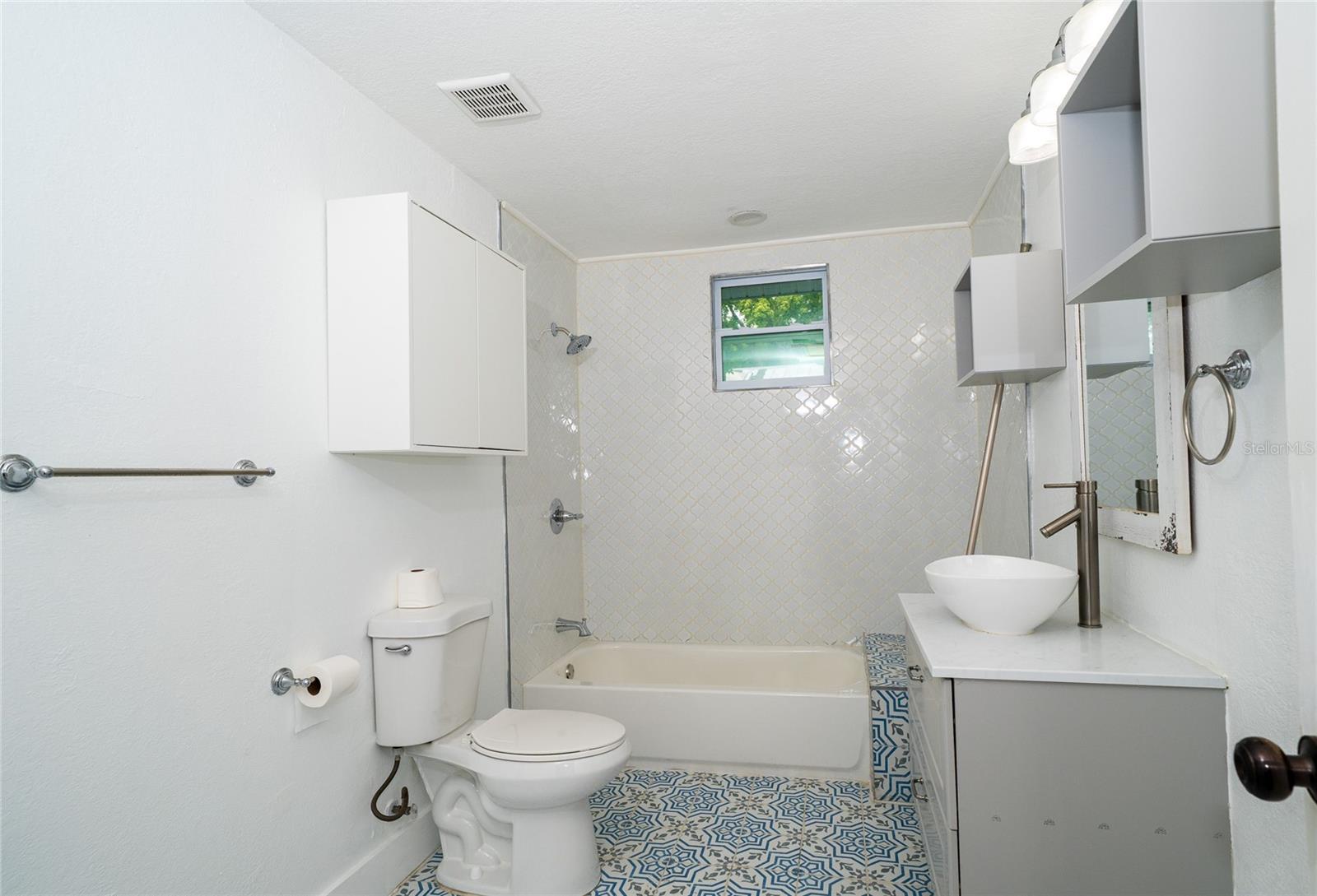 6704 N TALIAFERRO AVE — photo 19
