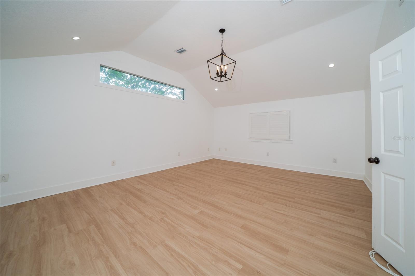 6704 N TALIAFERRO AVE — photo 28