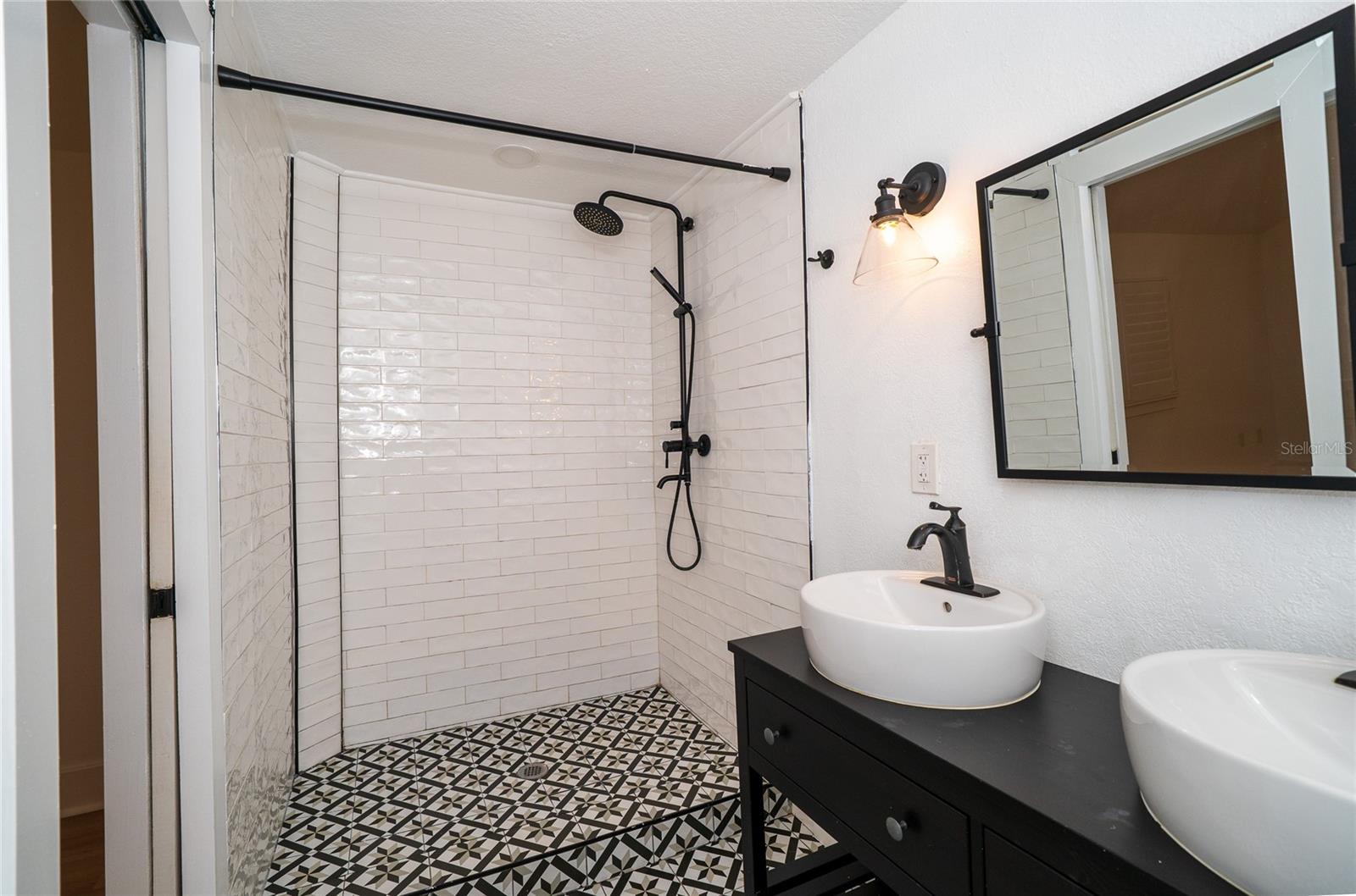 6704 N TALIAFERRO AVE — photo 33
