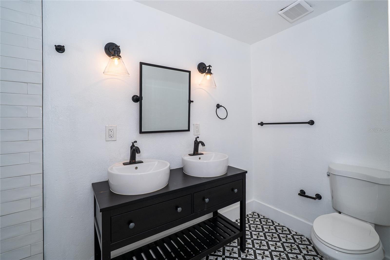 6704 N TALIAFERRO AVE — photo 32