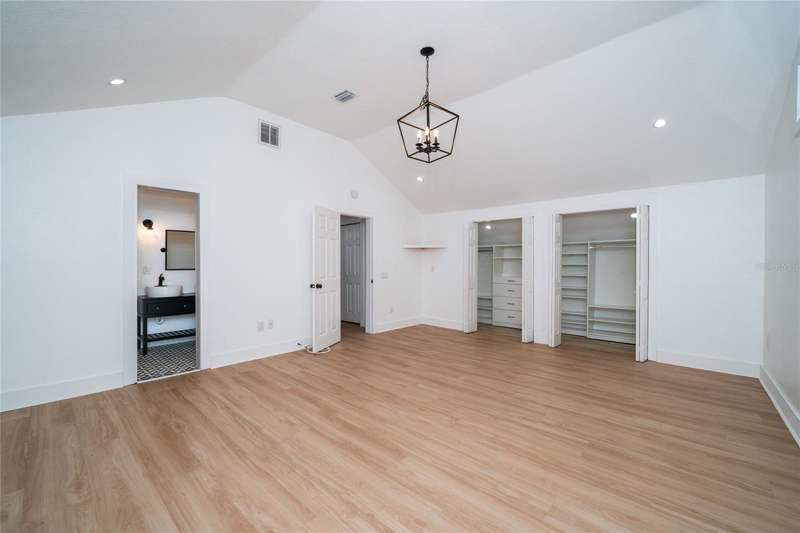 6704 N TALIAFERRO AVE — photo 31