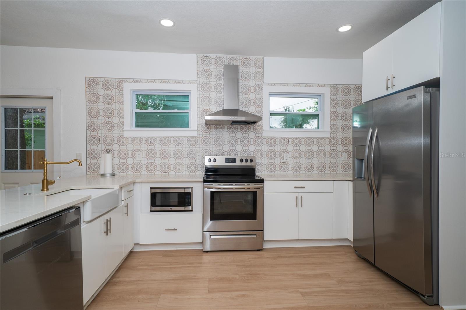 6704 N TALIAFERRO AVE — photo 13