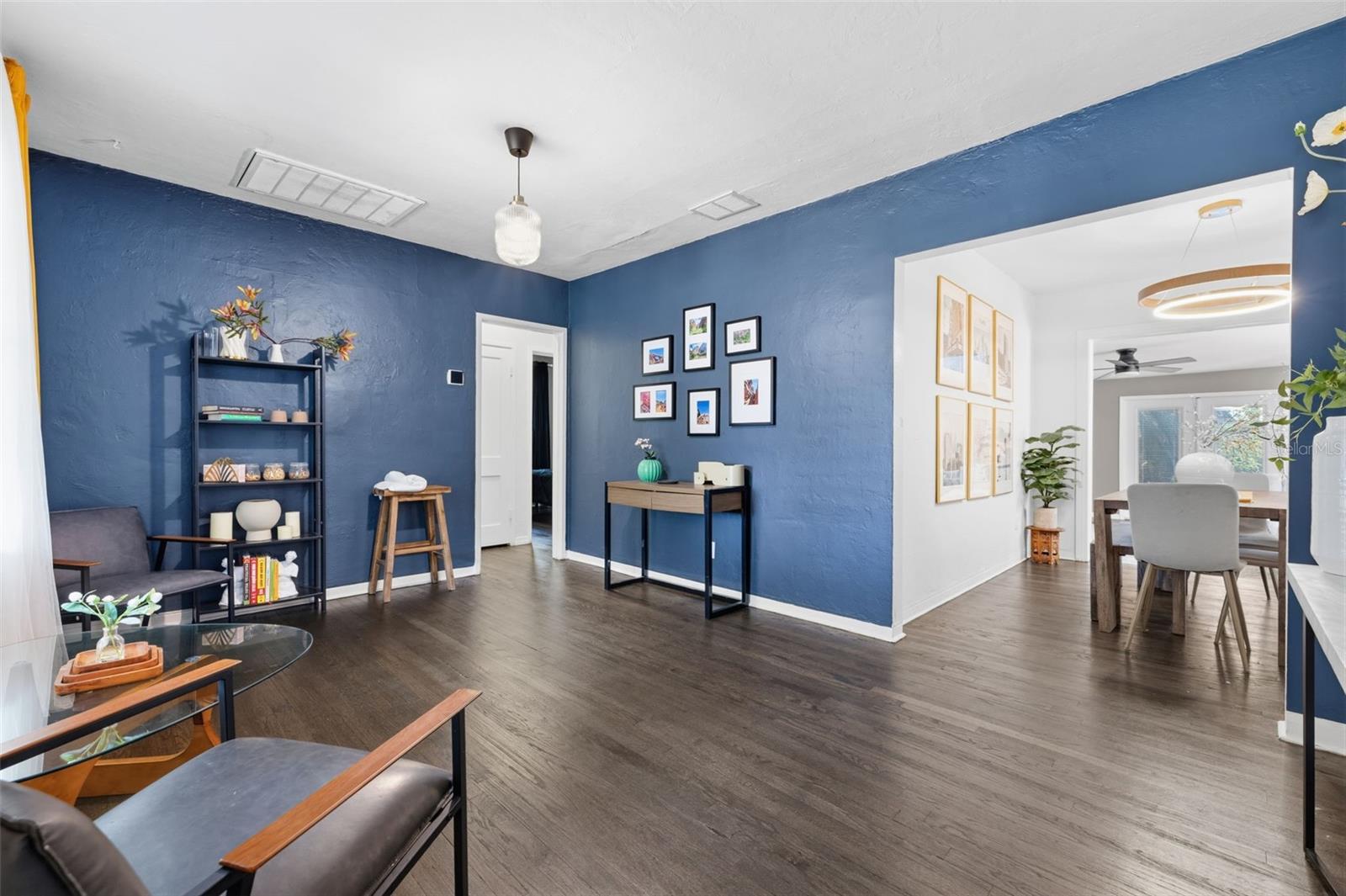 1209 E CRENSHAW ST — photo 5