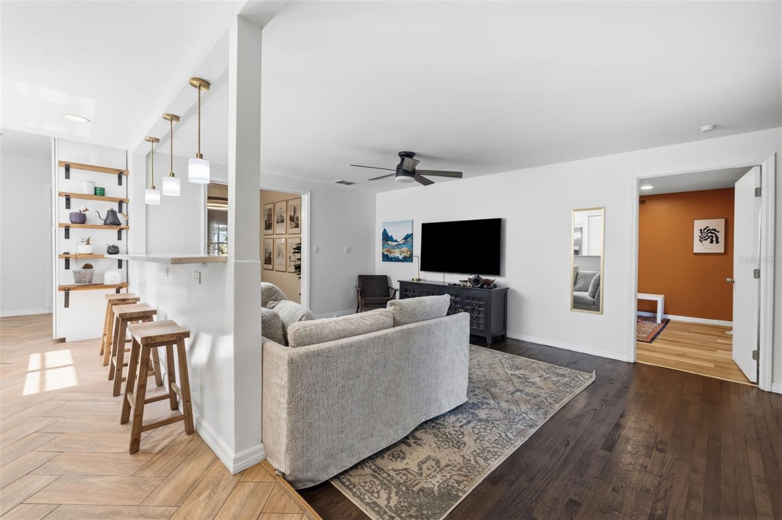 1209 E CRENSHAW ST — photo 10