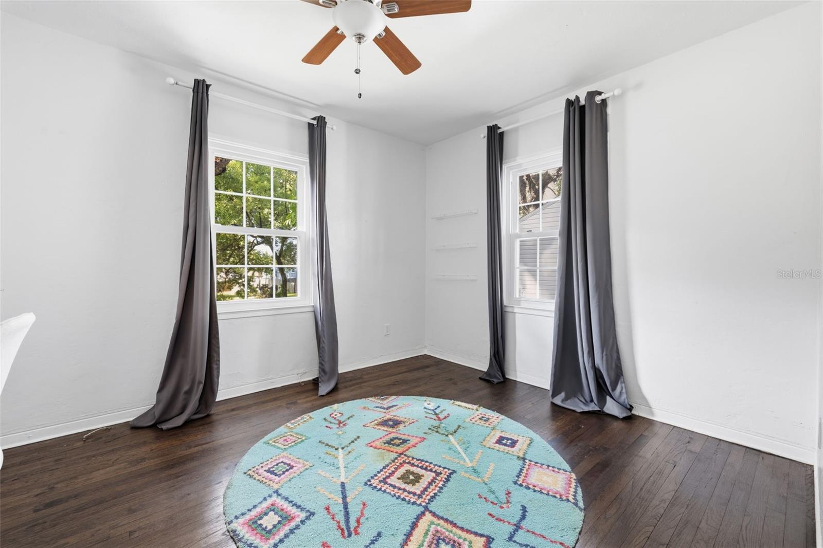1209 E CRENSHAW ST — photo 18