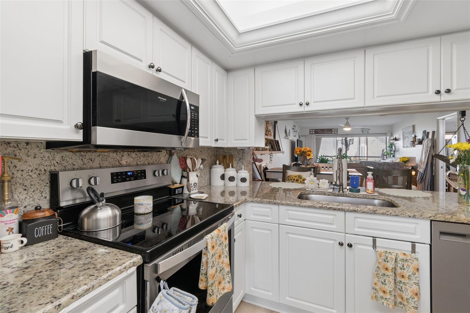 103 1ST ST E #115 — photo 9
